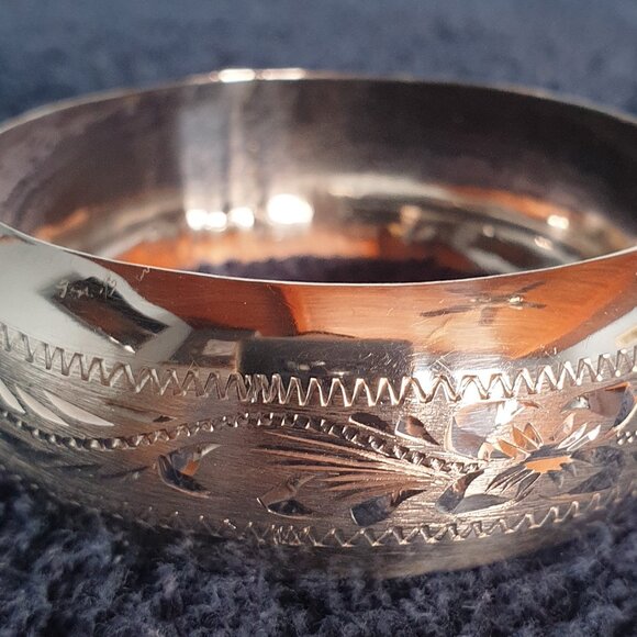 Timeless Elegance: Vintage Handcrafted Taxco Sterling Silver Bangle Bracelet - Picture 4 of 15